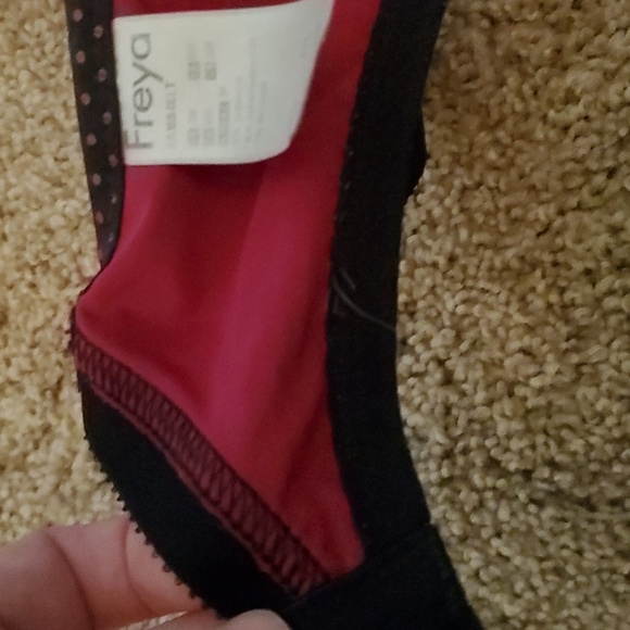 Freya Deco Spotlight Moulded Plunge Bra 1554 Claret Red Black 30F - Picture 5 of 6